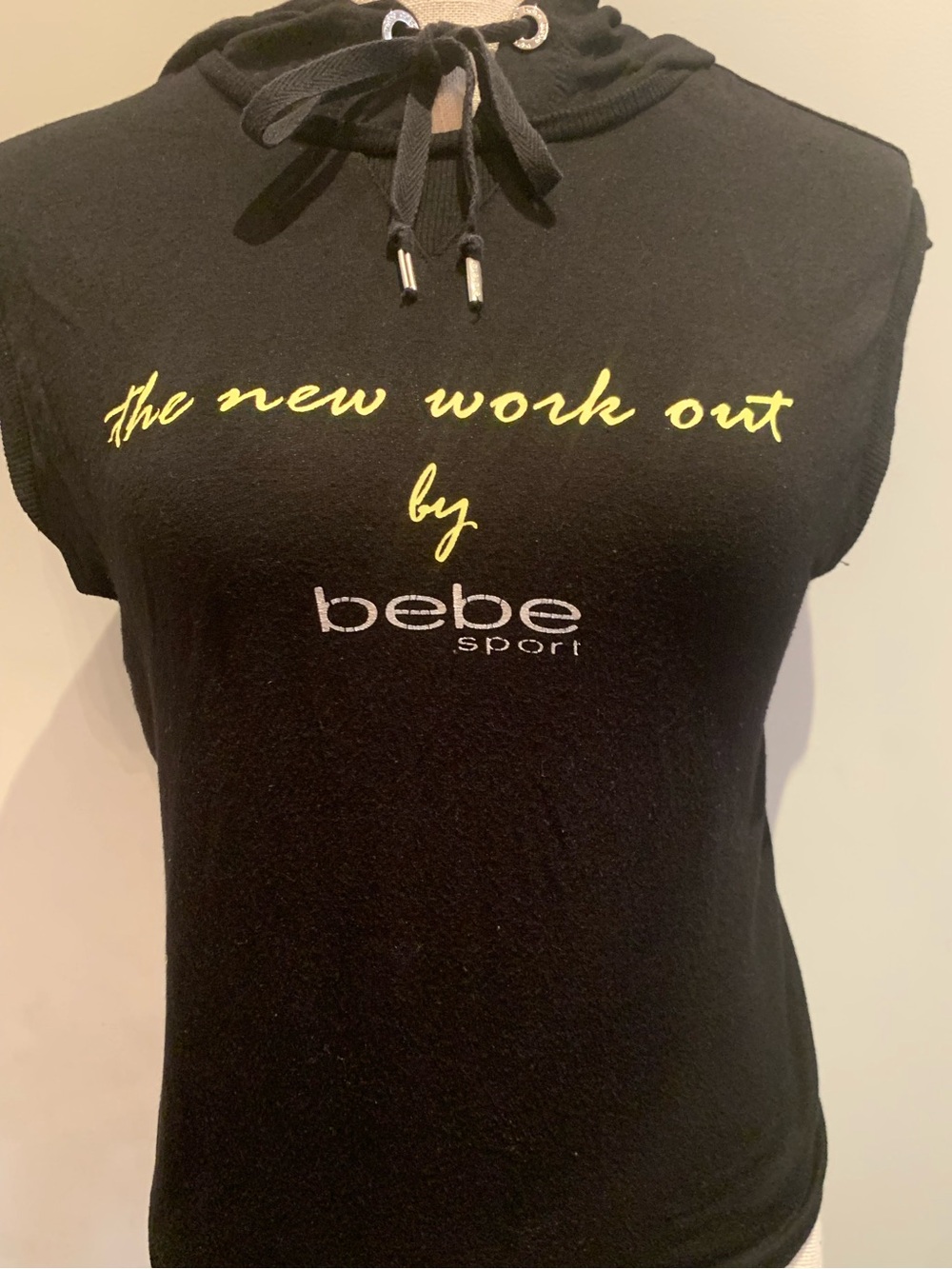 🩷BEBE🩷SLEEVELESS ATHLETIC HOODIE.